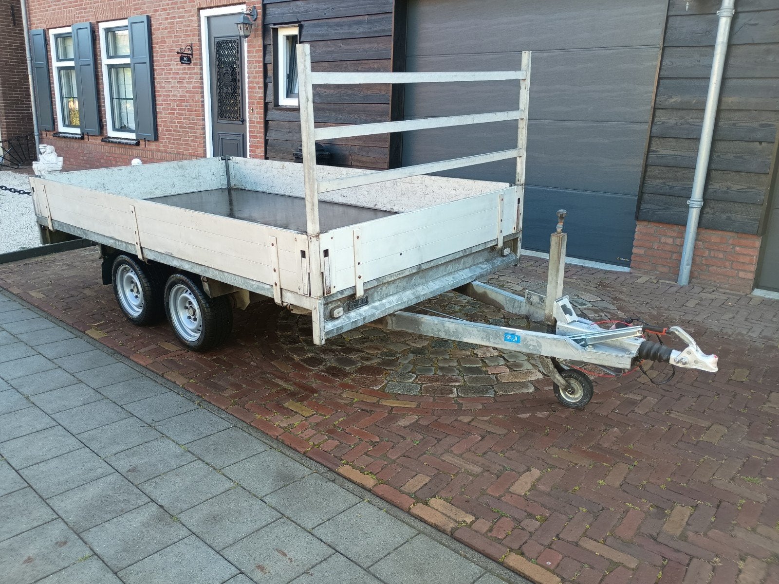 Te koop plateauaanhangwagen 330x180, Ophalen