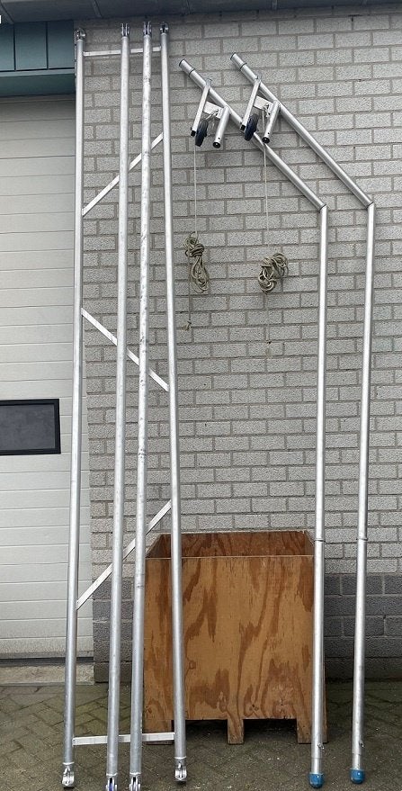 Layher Dak- Schoorsteensteiger en NIEUWE Gootkapstaanders, Ophalen, Nieuw