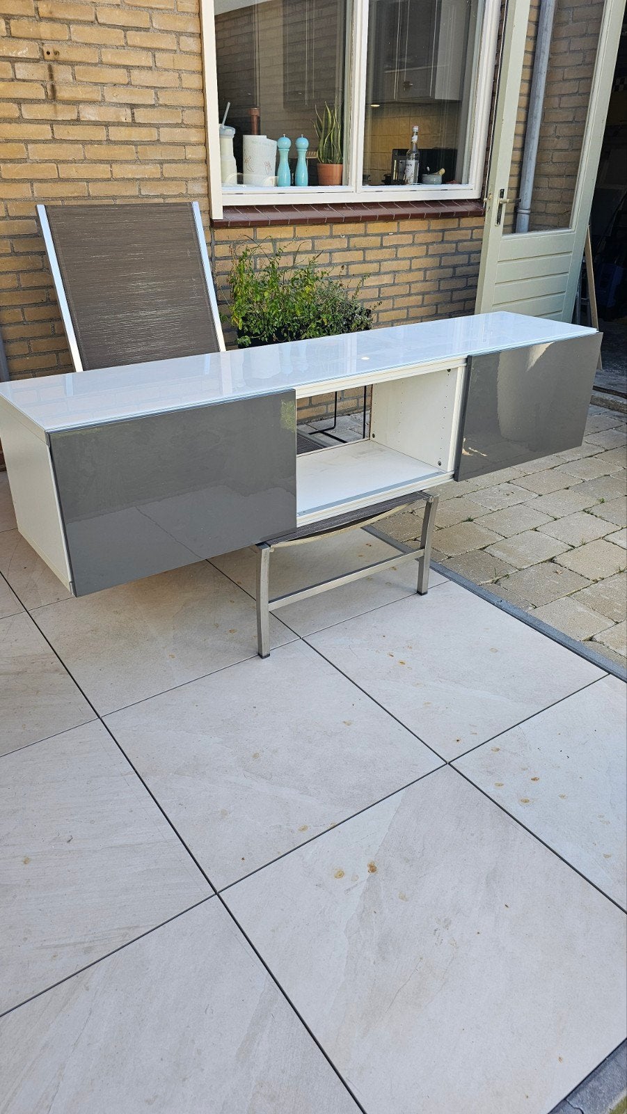 IKEA TV-meubel met lades en schuifdeuren, Ophalen, 150 tot 200 cm, Minder dan 100 cm, 25 tot 50 cm
