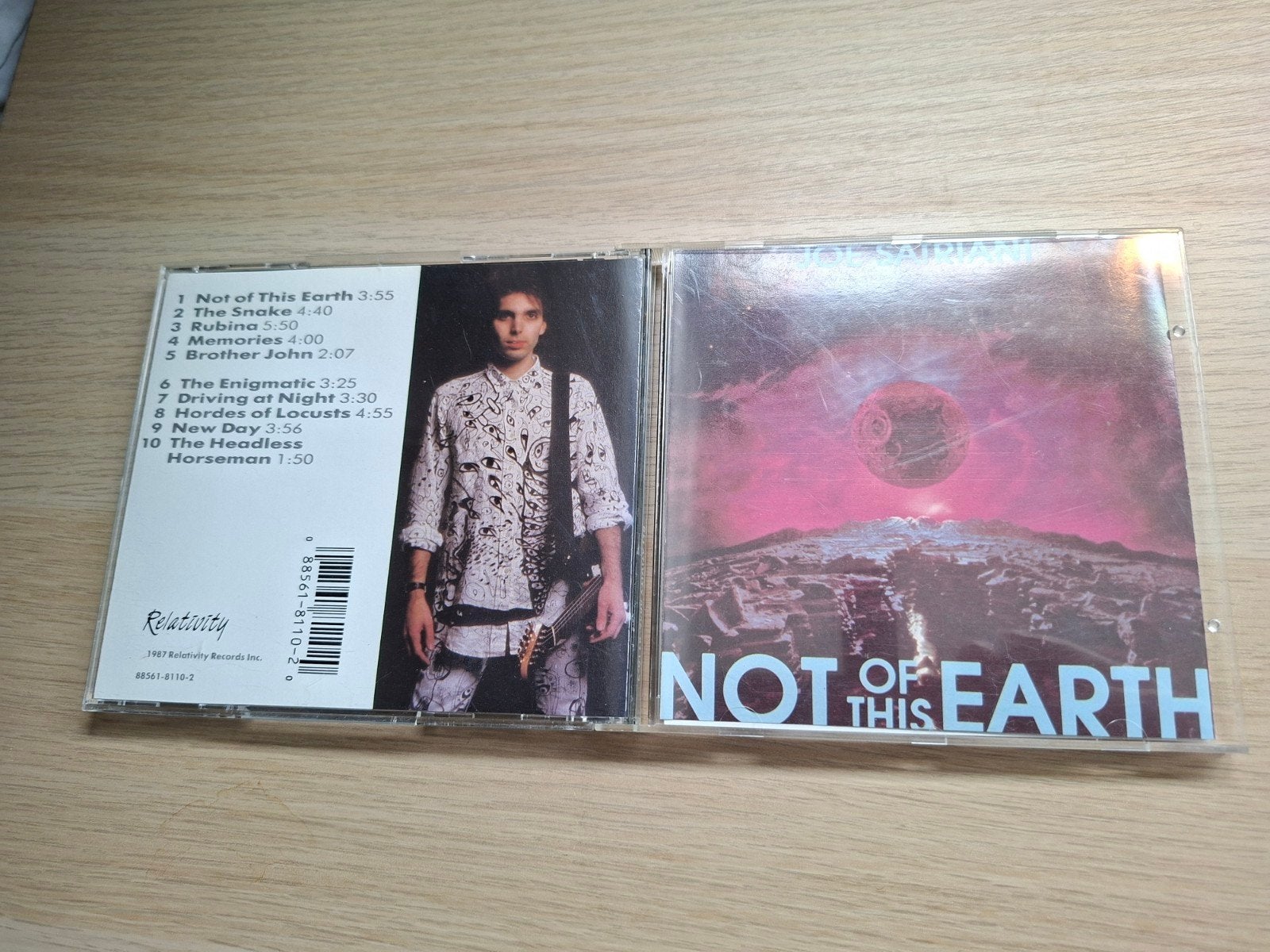 cd joe satriani not of this earth, Ophalen of Verzenden, Zo goed als nieuw