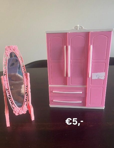 Barbie kledingkast en spiegel, Ophalen, Zo goed als nieuw