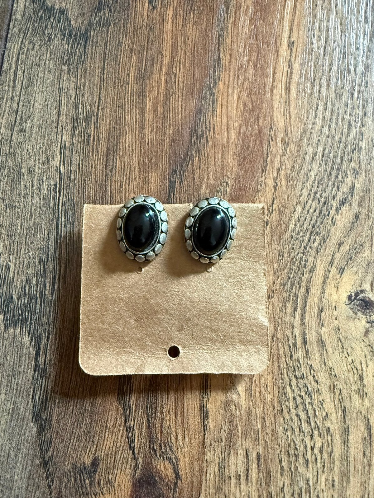 Clip oorbellen, zwart met zilver ., Sieraden, Tassen en Uiterlijk, Oorbellen, Ophalen of Verzenden, Zo goed als nieuw, Zwart, Overige materialen