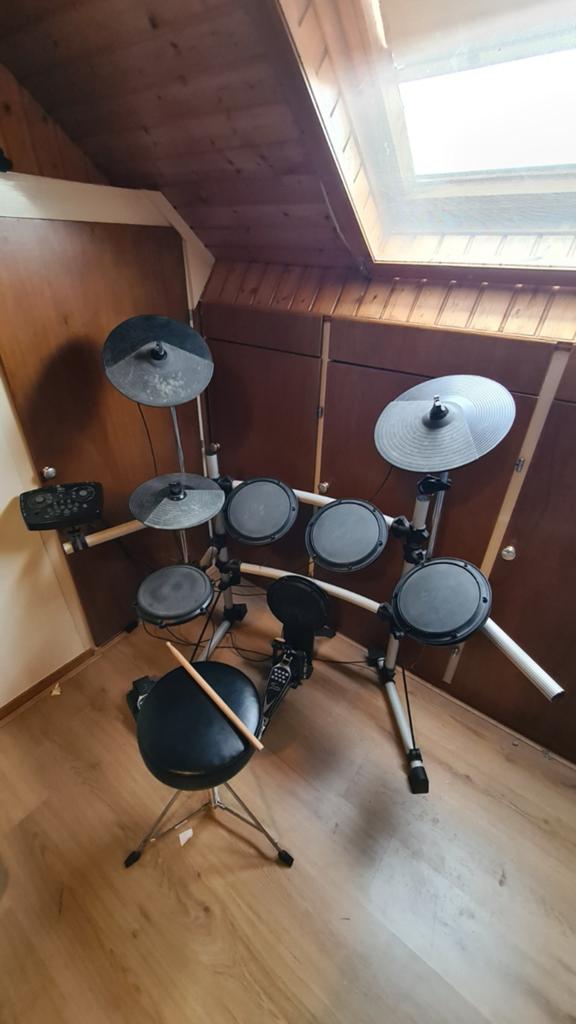 Fame DD506 elektrisch drumstel / drumkit met fysieke kick, Muziek en Instrumenten, Drumstellen en Slagwerk, Ophalen, Zo goed als nieuw