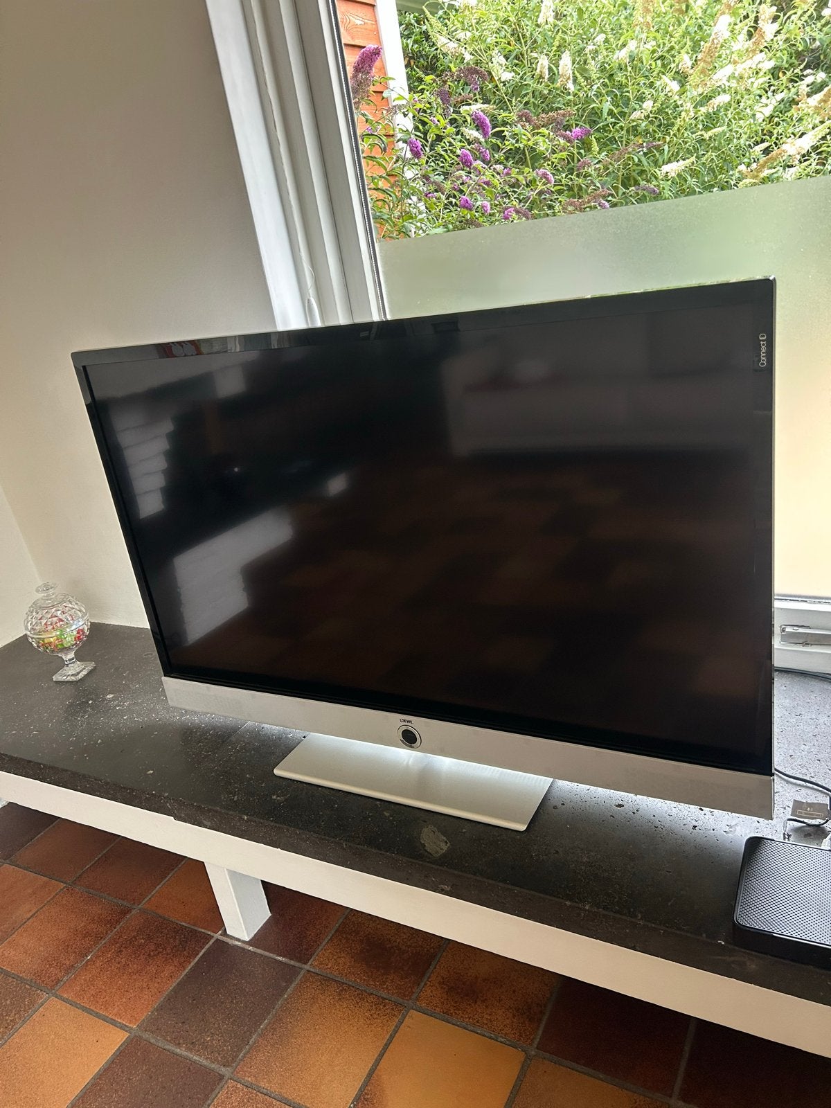 Loewe Connect ID 46 DR+ LED TV - 46 inch Full HD Smart TV, 50 Hz, 100 cm of meer, Smart TV, Full HD (1080p)