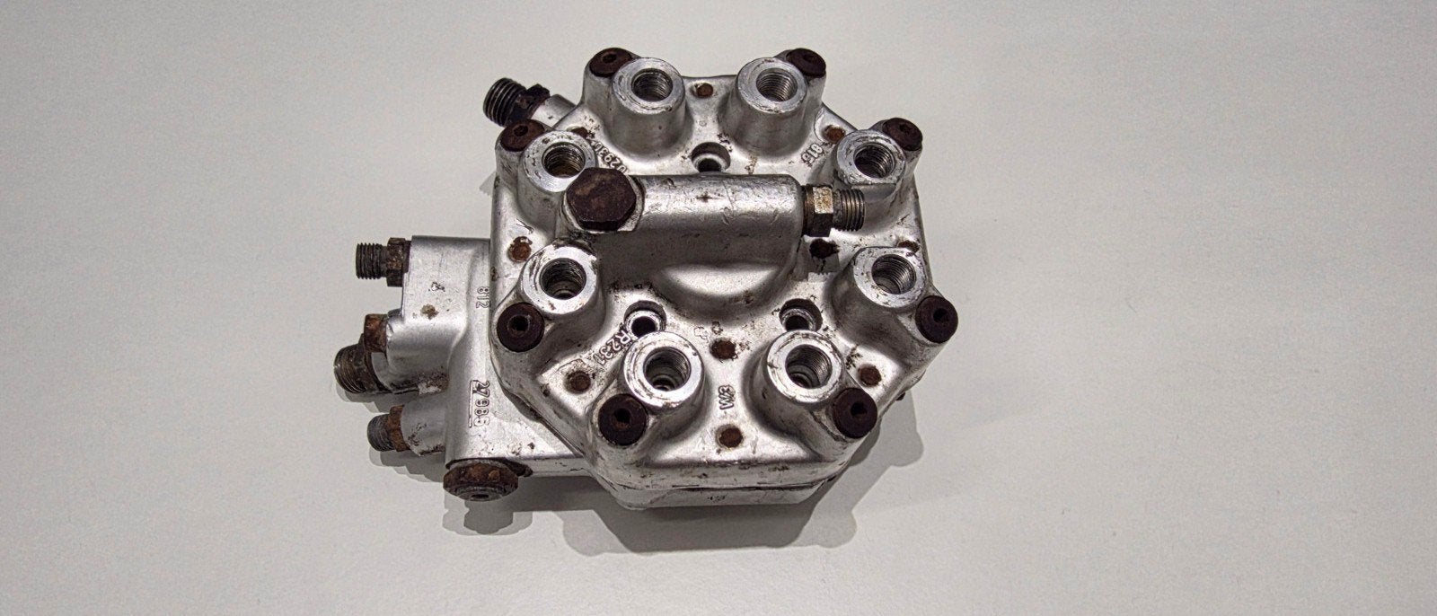 Brandstofverdeler 0438100111 Mercedes-Benz W126 R107 380 500, Ophalen, Gebruikt, Mercedes-Benz