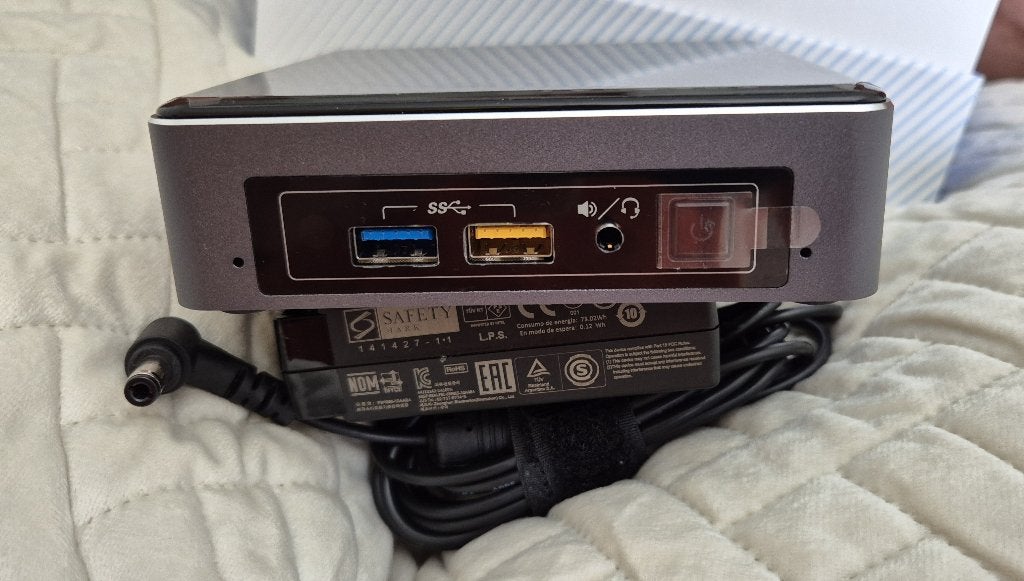 Super Compacte Nuc/PC Grote SSD 8Gb ram HDMI Wind 11 WI-Fi, Computers en Software, Desktop Pc's, Gebruikt, 8 GB, Intel, Ophalen of Verzenden