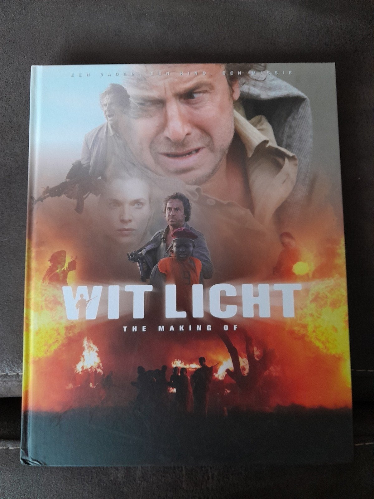 Fotoboek van The making of Wit Licht met Marco Borsato, Boeken, Ophalen of Verzenden, Zo goed als nieuw, Film- of Tv-bewerking