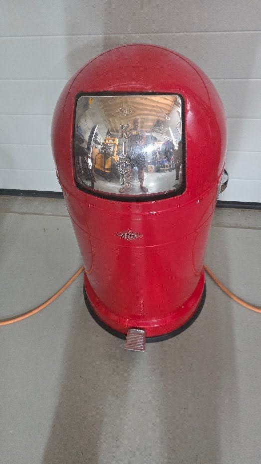 Wesco Kickboy Pedaalemmer - 40 liter - Rood, Huis en Inrichting, Woonaccessoires | Prullenbakken, Gebruikt, Met pedaal, Mike Klaassens