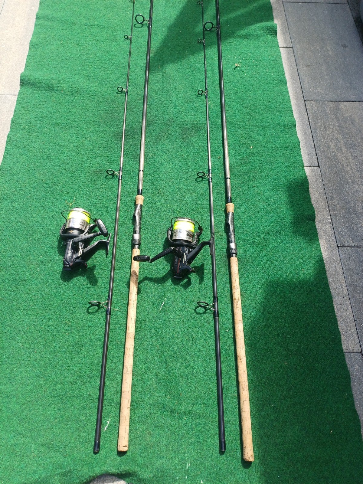 Fox Euro Warrior hengels met Shimano Baitrunner 4500B molen, Watersport en Boten, Hengelsport | Karpervissen, Ophalen of Verzenden