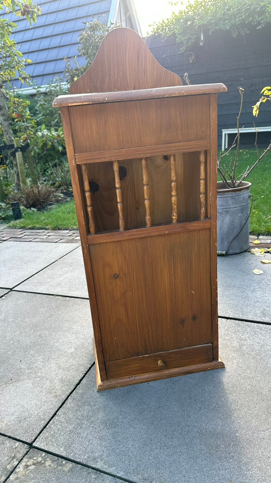 Stokbrood kast, Ophalen