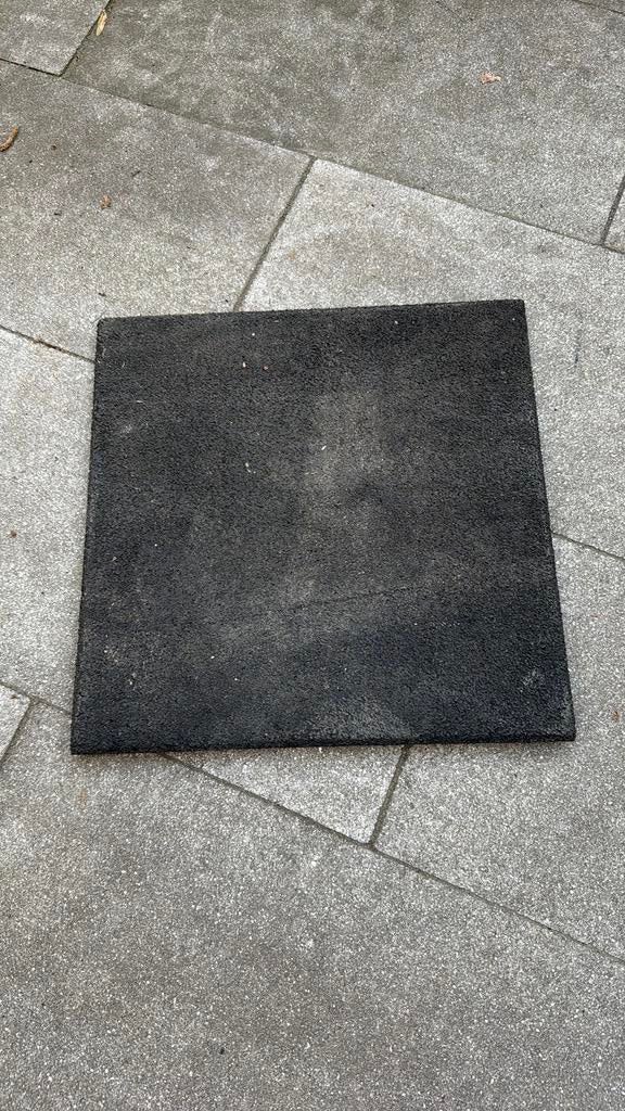 rubberen valtegel • 40  40 cm • speelplaats tegel, Gebruikt, Overige typen, Rubber, Ophalen of Verzenden