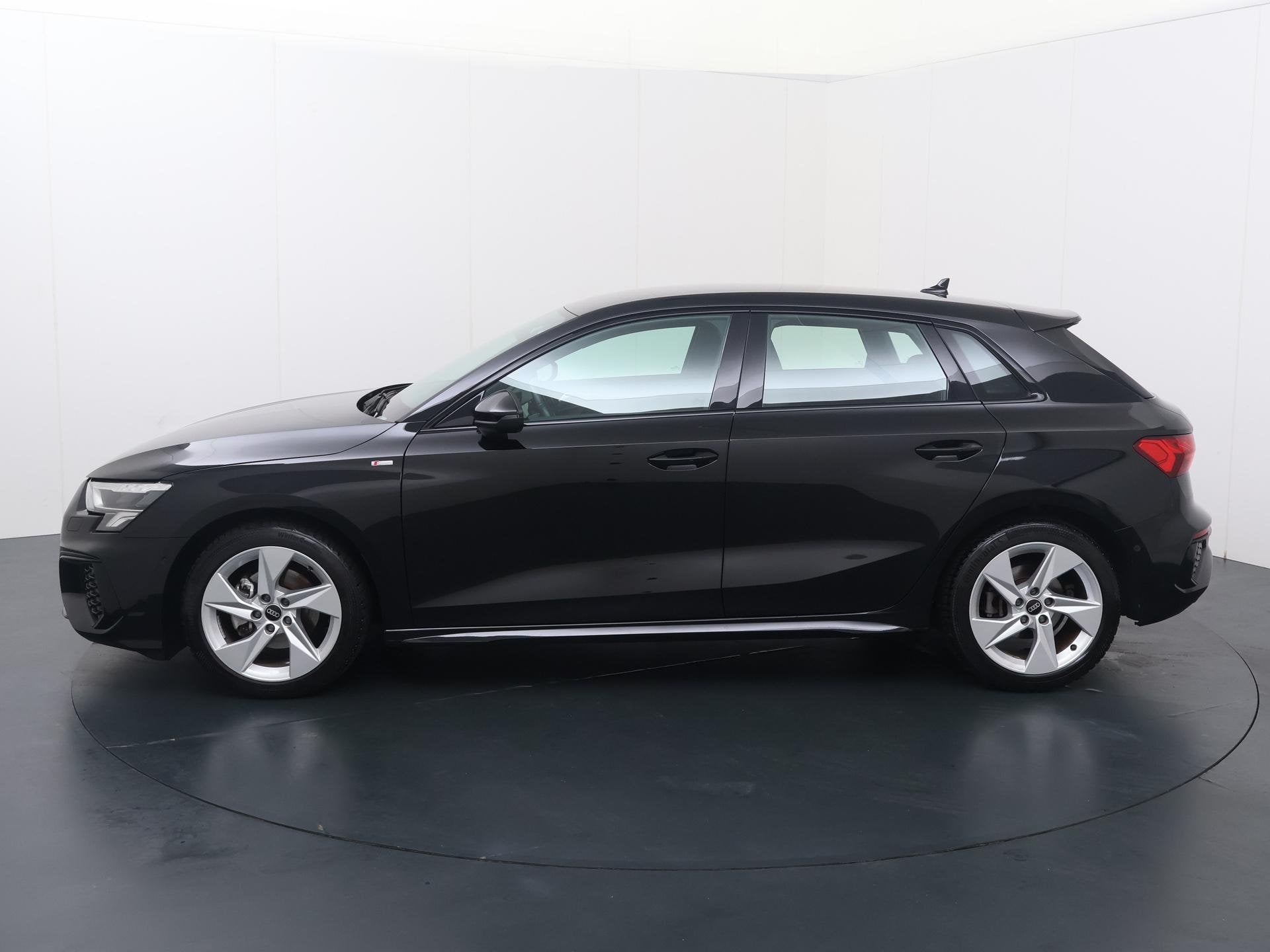 Audi A3 Sportback 35 TFSI S edition | 150 PK | Adaptive Crui, Auto's, 4 cilinders, Leder en Stof, Zwart, Origineel Nederlands