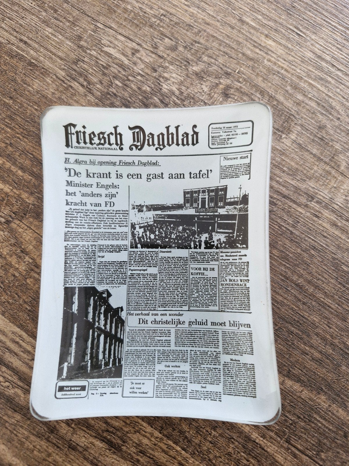 Friesch Dagblad schaaltje, Ophalen of Verzenden, Zo goed als nieuw, Reclamebord