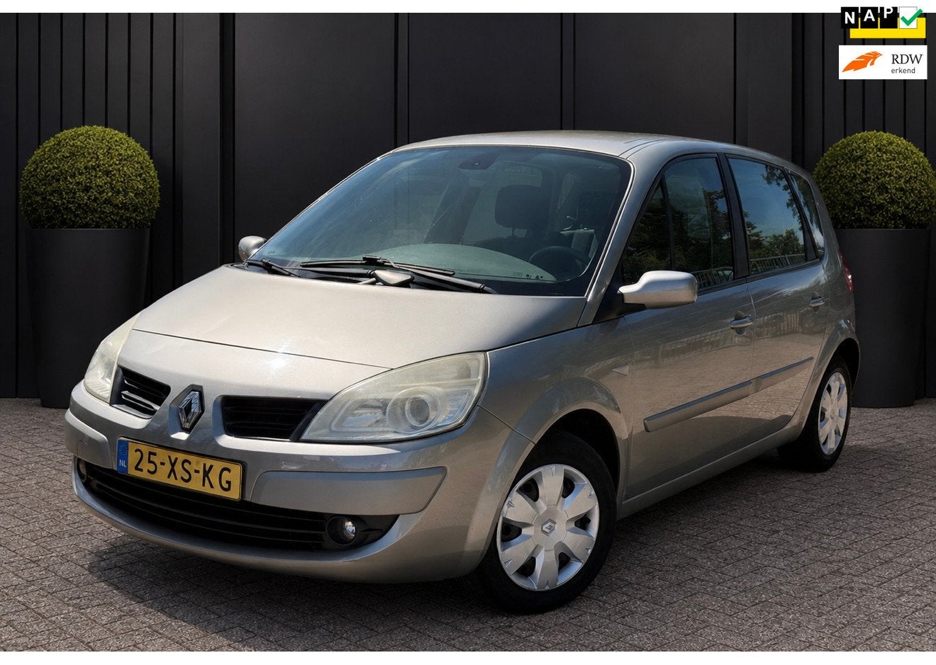 Renault Scénic 1.6-16V Business Line AIRCO NIEUWE APK NAP, Gebruikt, 1295 kg, 4 cilinders, Origineel Nederlands