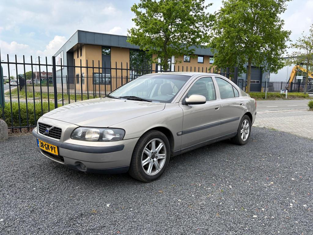 Volvo S60 2.4 Edition AUTOMAAT | APK TOT 01-2027 !, Stof, Zwart, Metallic lak, Beige