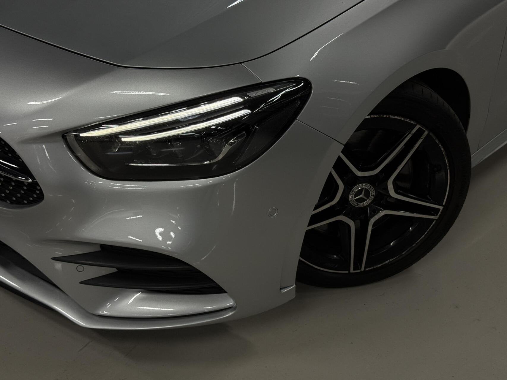 Mercedes B-klasse 250 4MATIC AMG | Pano | Sfeer | 360 | HUD, Auto's, Automaat, Euro 6, 4 cilinders, Met garantie (alle)