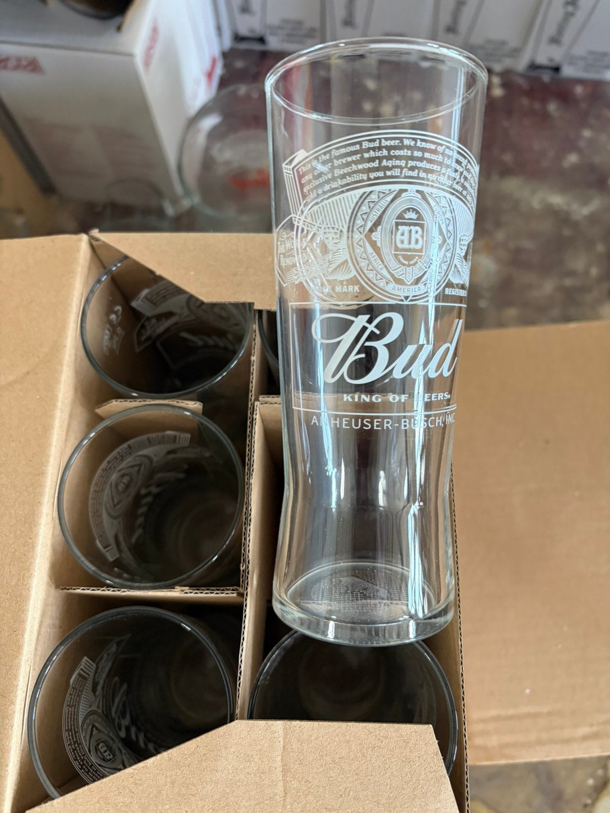 6 BUD glazen 0,33 cl, Ophalen of Verzenden, Zo goed als nieuw, Bierglas