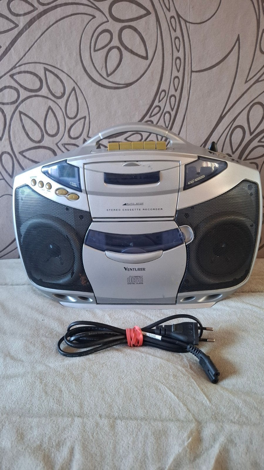 vintage cd radio en cassettedeck, Ophalen of Verzenden, Gebruikt, Radio, Met cd-speler