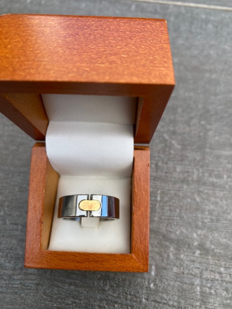 Ring pequiget, Sieraden, Tassen en Uiterlijk, Ringen, Ophalen, 20 of groter, Heer, Zo goed als nieuw