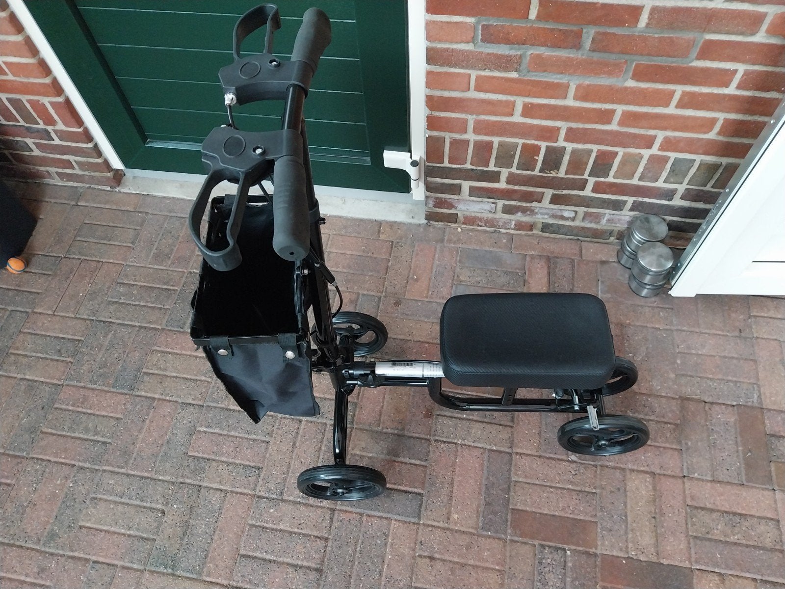 knie step, Diversen, Ophalen