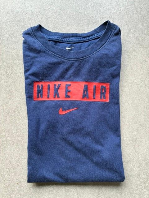 T-shirt Nike donkerblauw maat L (147-158), Kinderen en Baby's, Kinderkleding | Maat 152, Ophalen of Verzenden, Zo goed als nieuw