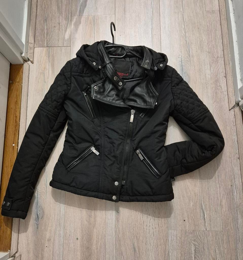 Nette Frocella dames jas met capuchon, Kleding | Dames, Frocella, Zwart, Maat 42/44 (L), Ophalen of Verzenden