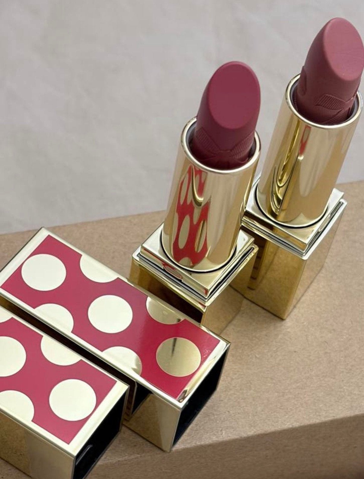 Estée Lauder lipsticks ribbon nieuw! LE! Inc. verzensen, Lippen, Verzenden, Nieuw, Make-up