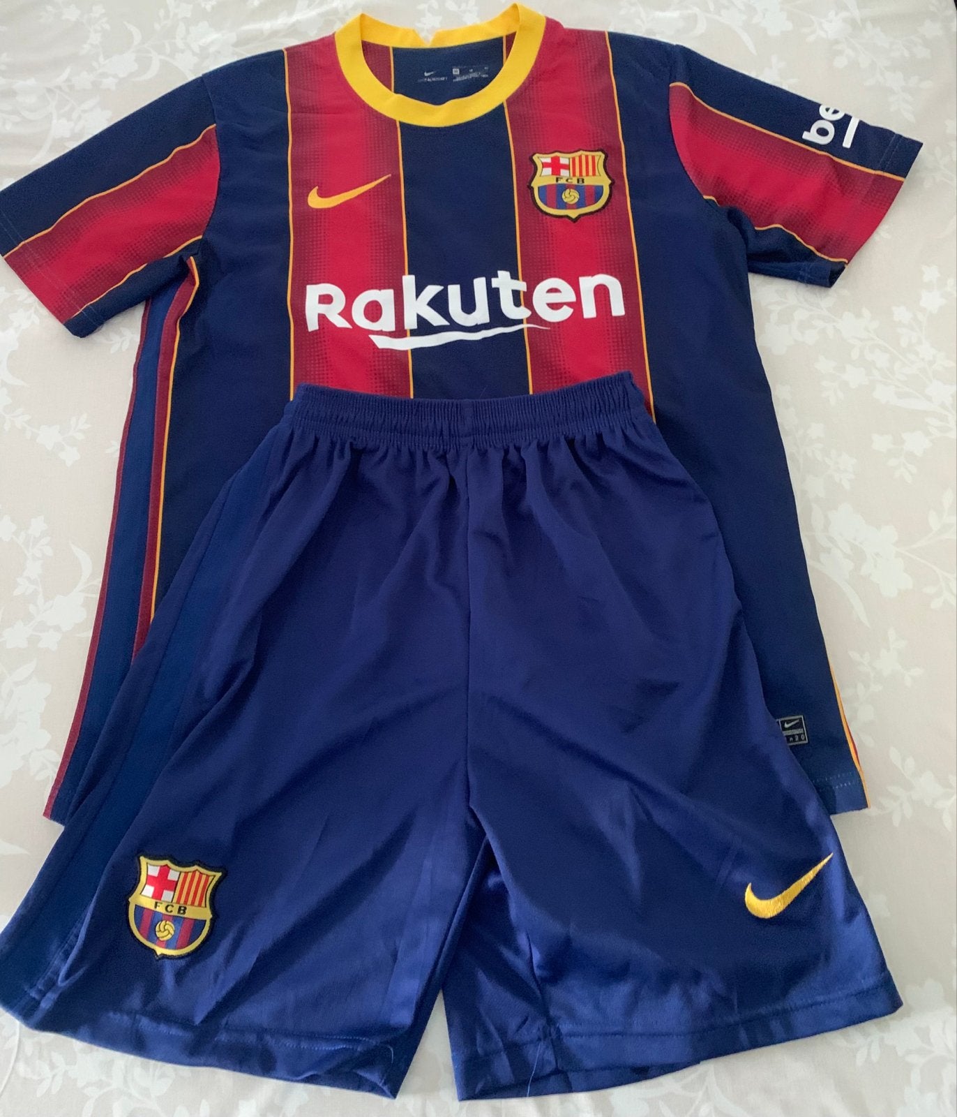 FC Barcelona Thuisshirt en Broekje Set - Kinderen, Maat M, Ophalen, Zo goed als nieuw, Trainingspak