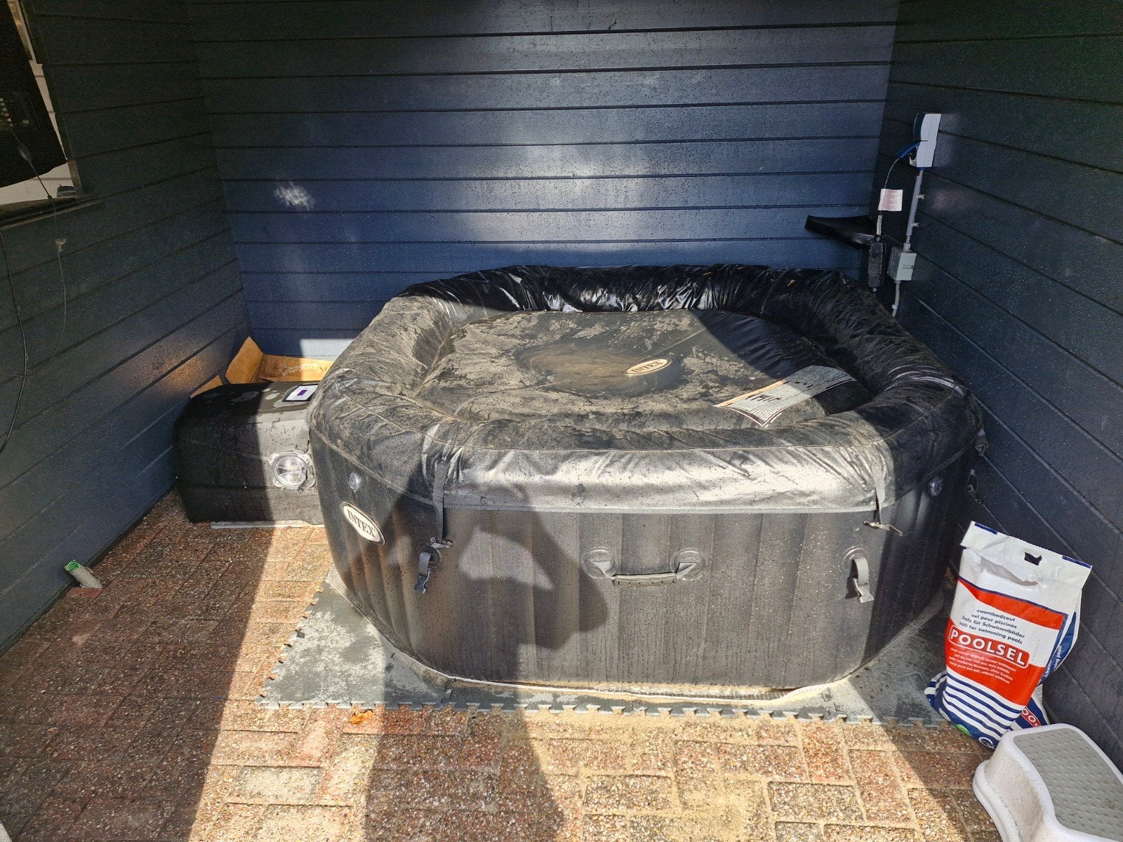 Intex PureSpa, Tuin en Terras, Ophalen, Gebruikt, Afdekzeil, Opblaasbaar