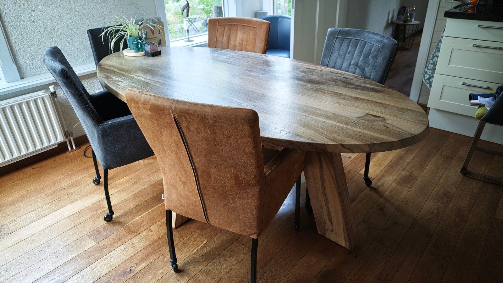 4 nette Oscar Just eetkamerstoelen 2x antraciet/cognac
2x an, Ophalen, Zo goed als nieuw