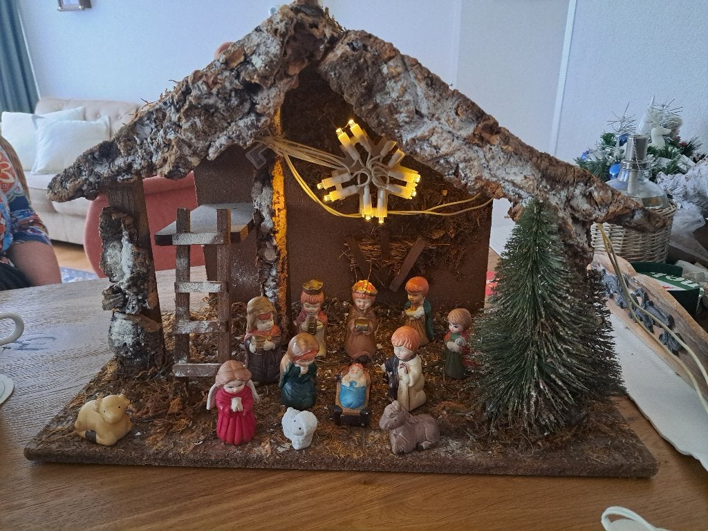12 delig kerst groep in Natuurlijke stal, Ophalen of Verzenden, Zo goed als nieuw