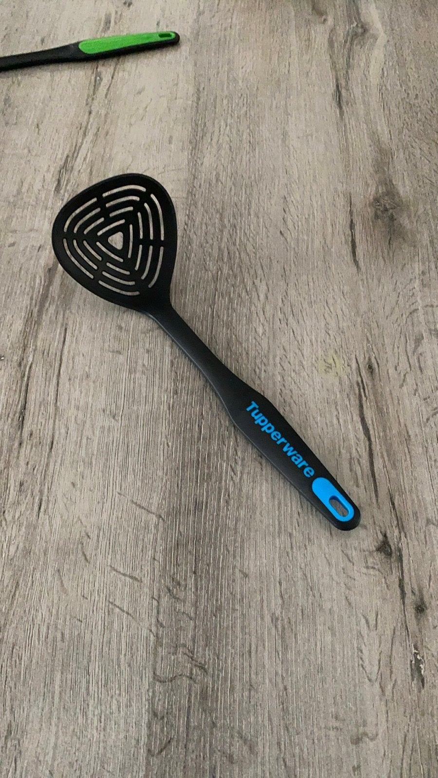Tupperware schuimspaan - Zwart met blauw accent, Overige typen, Kunststof, Nieuw, Ophalen of Verzenden
