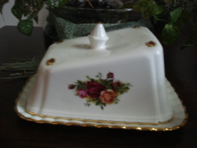 royal albert old country roses kaasstolp, Ophalen of Verzenden, Zo goed als nieuw, Porselein, Overige stijlen