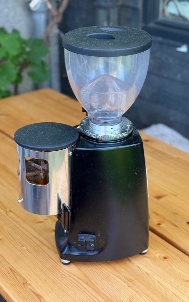 Mazzer mini (luigi srl, manual) met nieuwe maalschijven, Witgoed en Apparatuur, Ophalen of Verzenden, Gebruikt, Mazzer, Koffiemolen