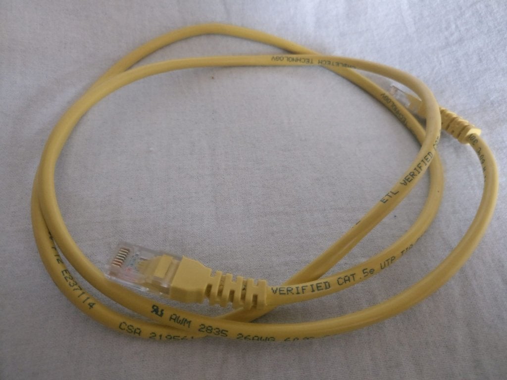 UTP kabel cat 5e 4PR AWM2835 26AWG 60C 30V FT2 E237114 170cm, Ophalen of Verzenden, Zo goed als nieuw