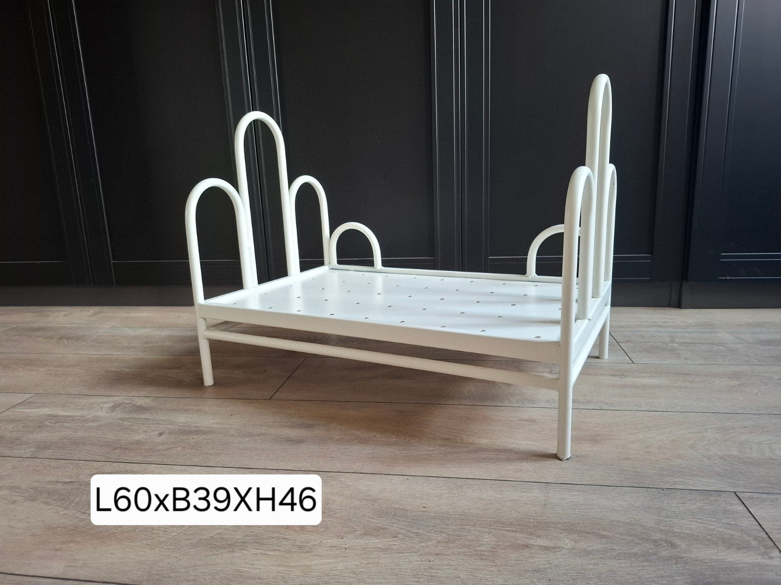 Vintage poppenbedje - wit metaal - L60xB39xH46, Kinderen en Baby's, Speelgoed | Poppen, Ophalen, Gebruikt, Overige typen