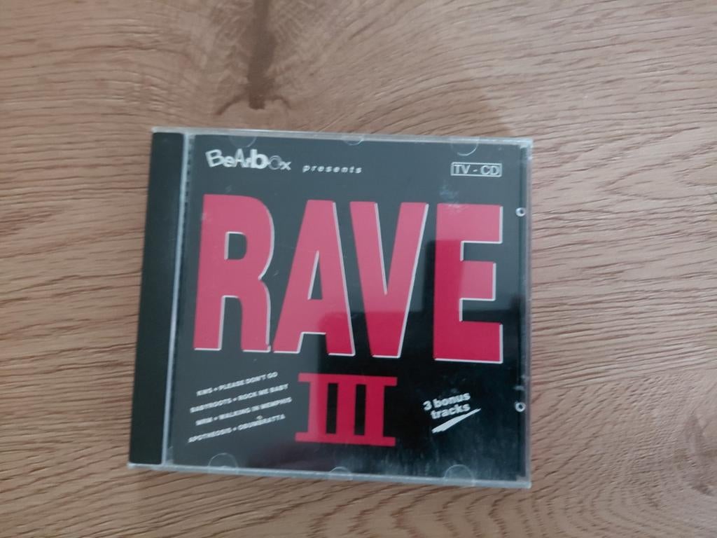 Rave III CD - Zo goed als nieuw, Ophalen of Verzenden, Zo goed als nieuw, Techno of Trance