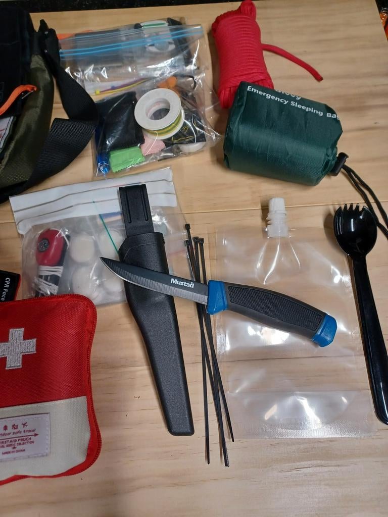 Survival Kit / Outdoor Set - Compleet en Compact, Ophalen of Verzenden, Nieuw