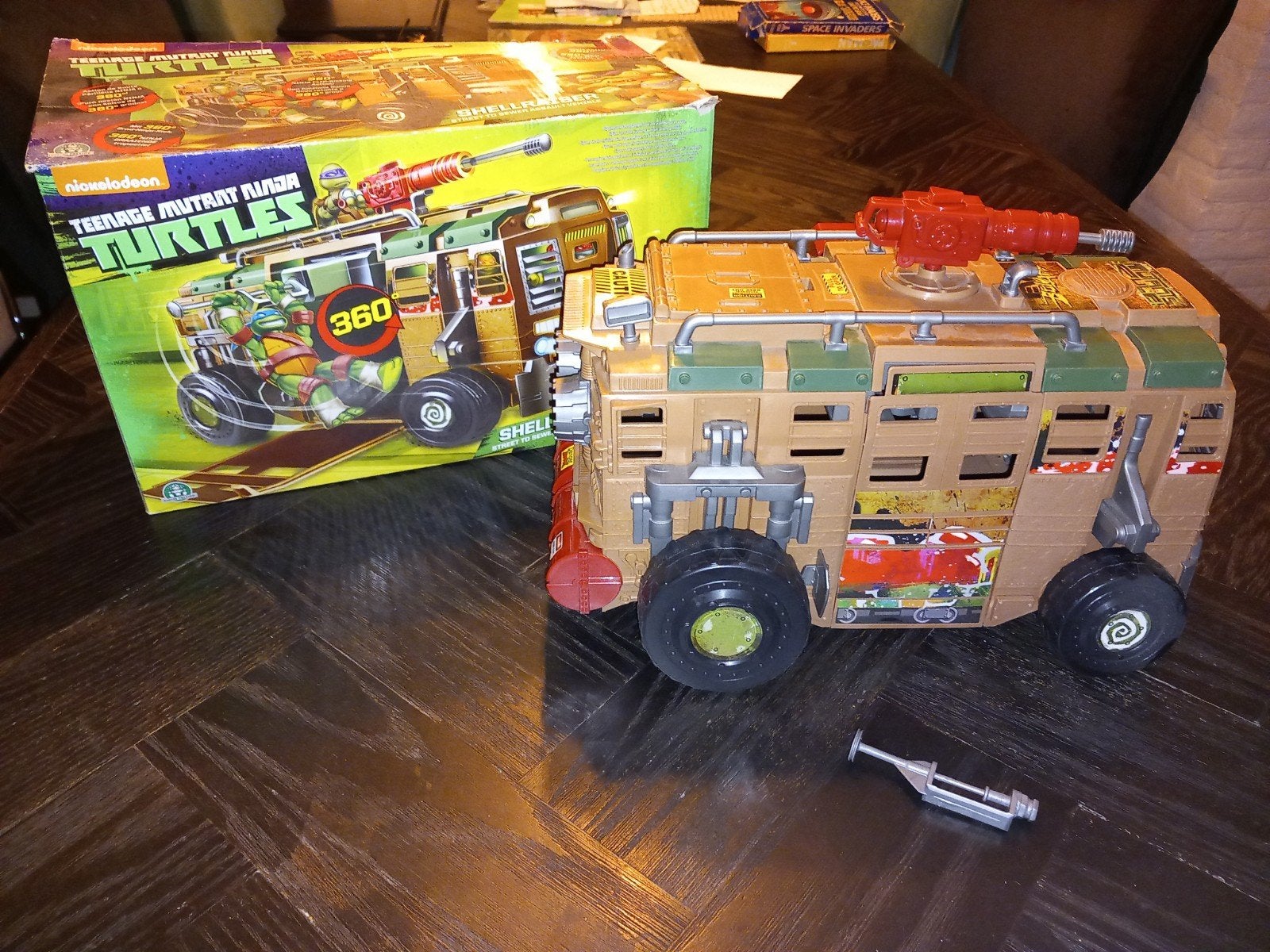 Teenage Mutant Ninja Turtles Shellraiser Voertuig, 16200 Trojan Way, La Mirada, CA 90638, USA, Playmates Toys, Ophalen of Verzenden