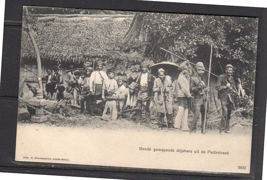 Ned Indië Group of armed people in Pedir area in Atjeh, Ophalen of Verzenden, Voor 1920, Frankrijk