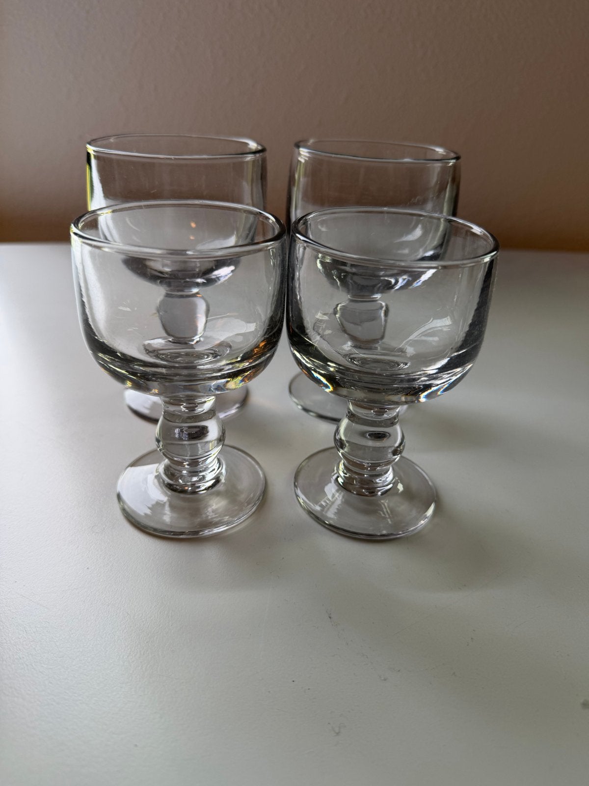 4 zware kwaliteit vintage Franse bistro wijnglazen, Ophalen of Verzenden