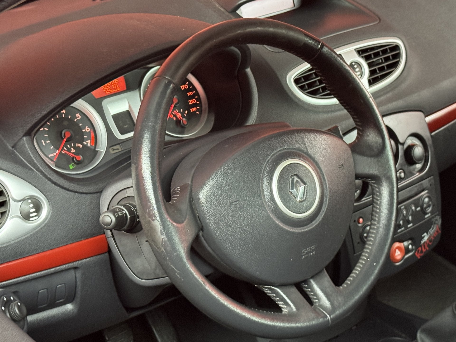 Renault Clio 1.2-16V Rip Curl | Airco | Pano | (bj 2007), Auto's, Voorwielaandrijving, Gebruikt, Zwart, 4 cilinders
