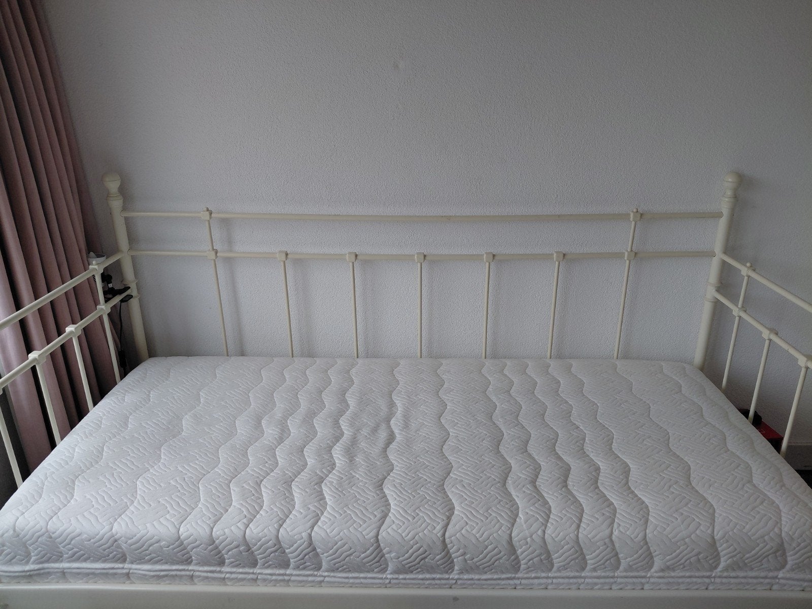 Eenpersoonsbed inclusief matras, Ophalen, Wit, 200 cm, Metaal