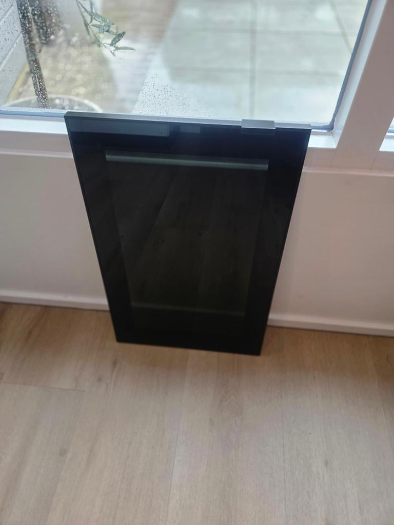 IKEA Besta Glassvik Deurtje Zwart/Transparant (602.916.52), Ophalen of Verzenden, Zo goed als nieuw