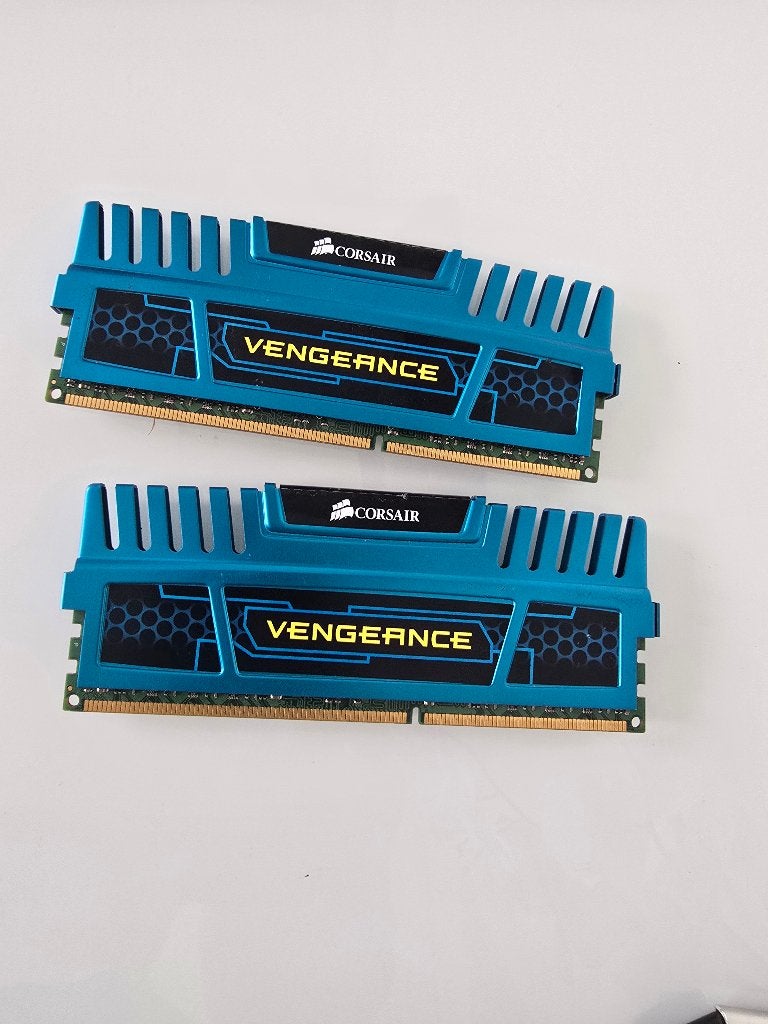 16GB DDR3 Corsair Vengeance CMZ16GX3M2A1600C10B, DDR3, Ophalen of Verzenden, Zo goed als nieuw, Desktop
