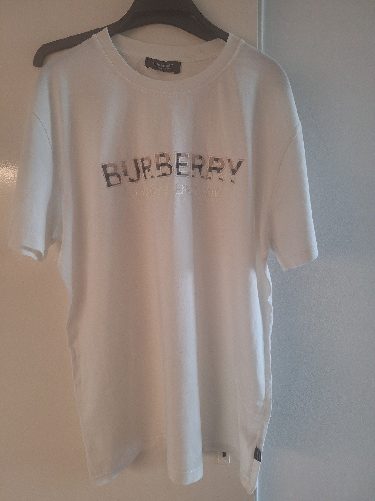 Burberry  Dames/ heren tshirt ,maat L Wit met tekst, Ophalen of Verzenden, Zo goed als nieuw
