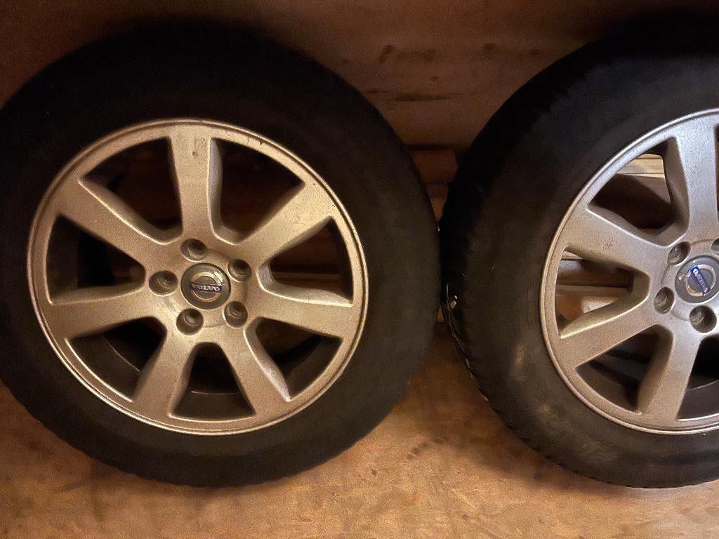 Prima winterbanden en mooie velgen voor Volvo V70, Ophalen, Gebruikt, Volvo