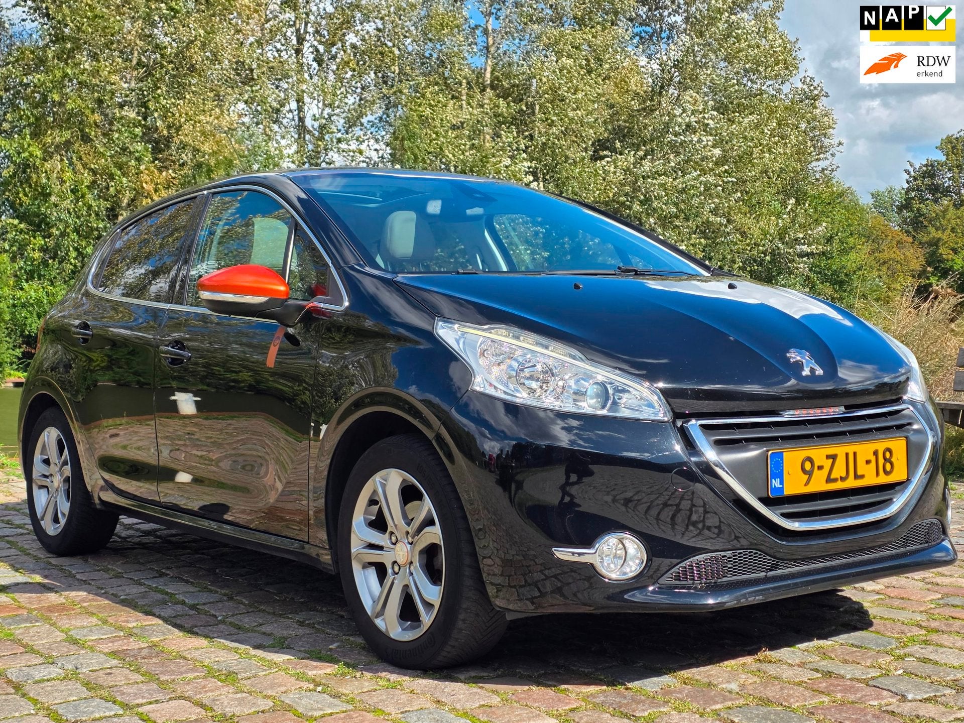 Peugeot 208 1.2 e-VTi Roland Garros Automaat 2e eigenaar dea, Dealer onderhouden, Euro 6, 1199 cc, 82 pk