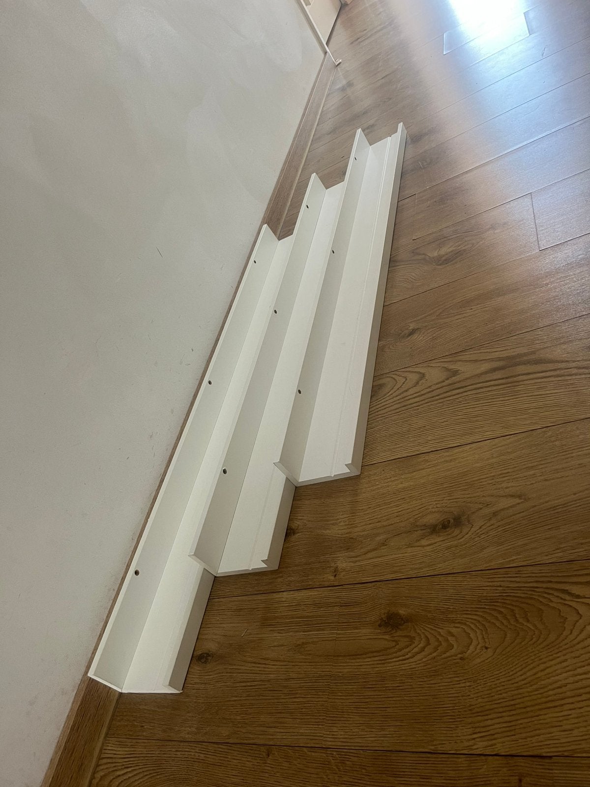 IKEA Mosslanda plank, Doe-het-zelf en Verbouw, Plinten en Afwerking, Ophalen, Zo goed als nieuw, Mdf, 200 tot 250 cm