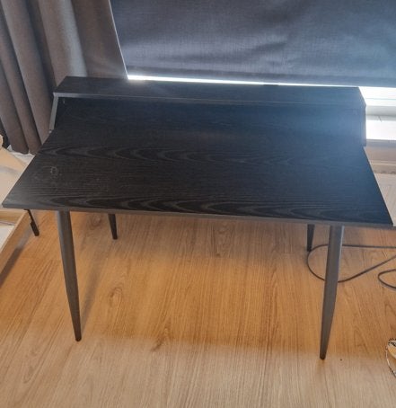 Mooi zwart bureau simpel in goede staat, Ophalen, Zwart, Hout, Zo goed als nieuw
